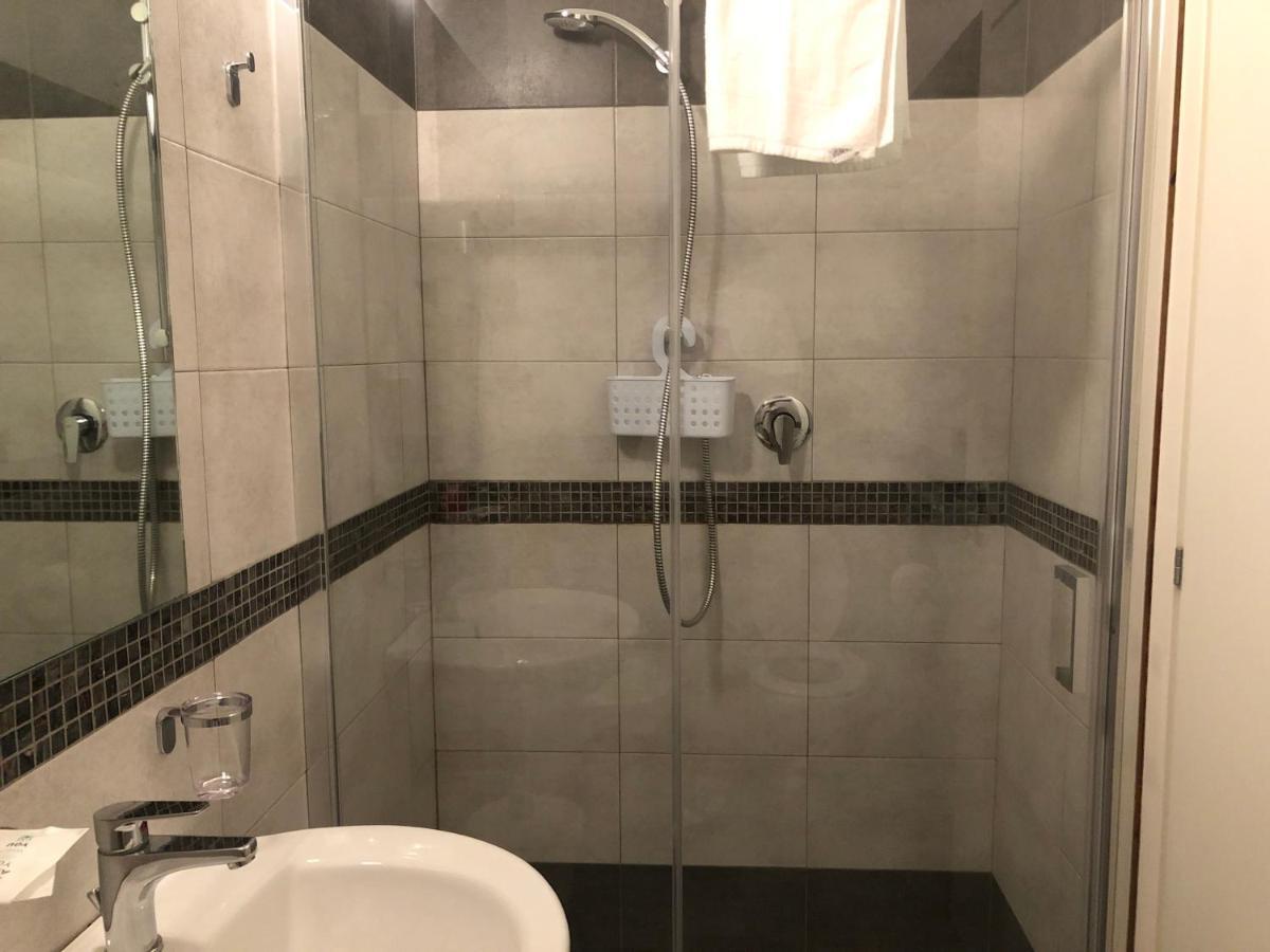 Vinsea Hotel Беллария-Иджеа-Марина Экстерьер фото
