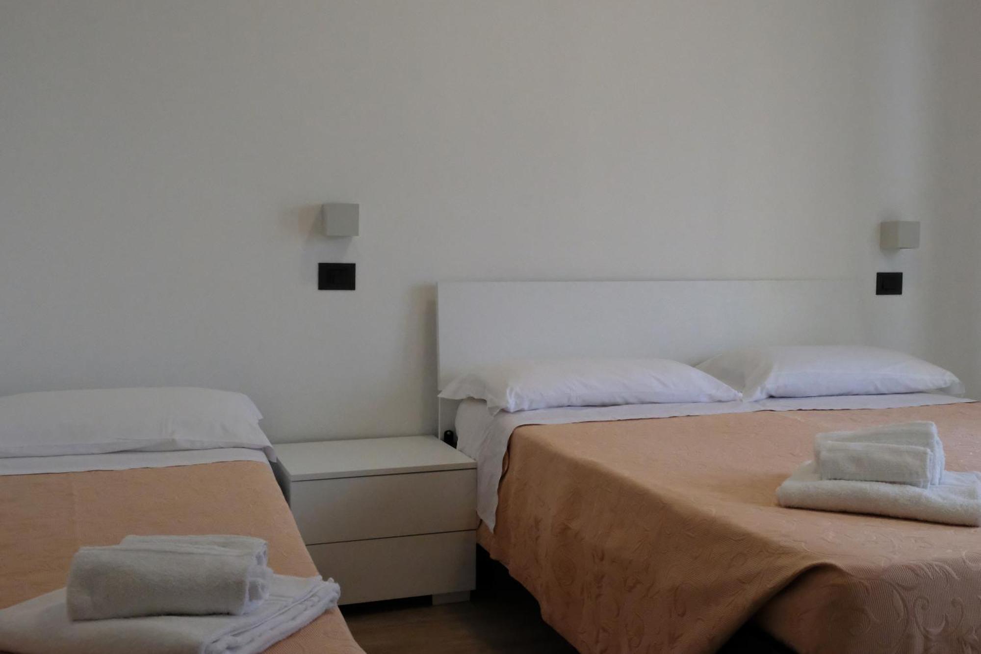 Vinsea Hotel Беллария-Иджеа-Марина Экстерьер фото