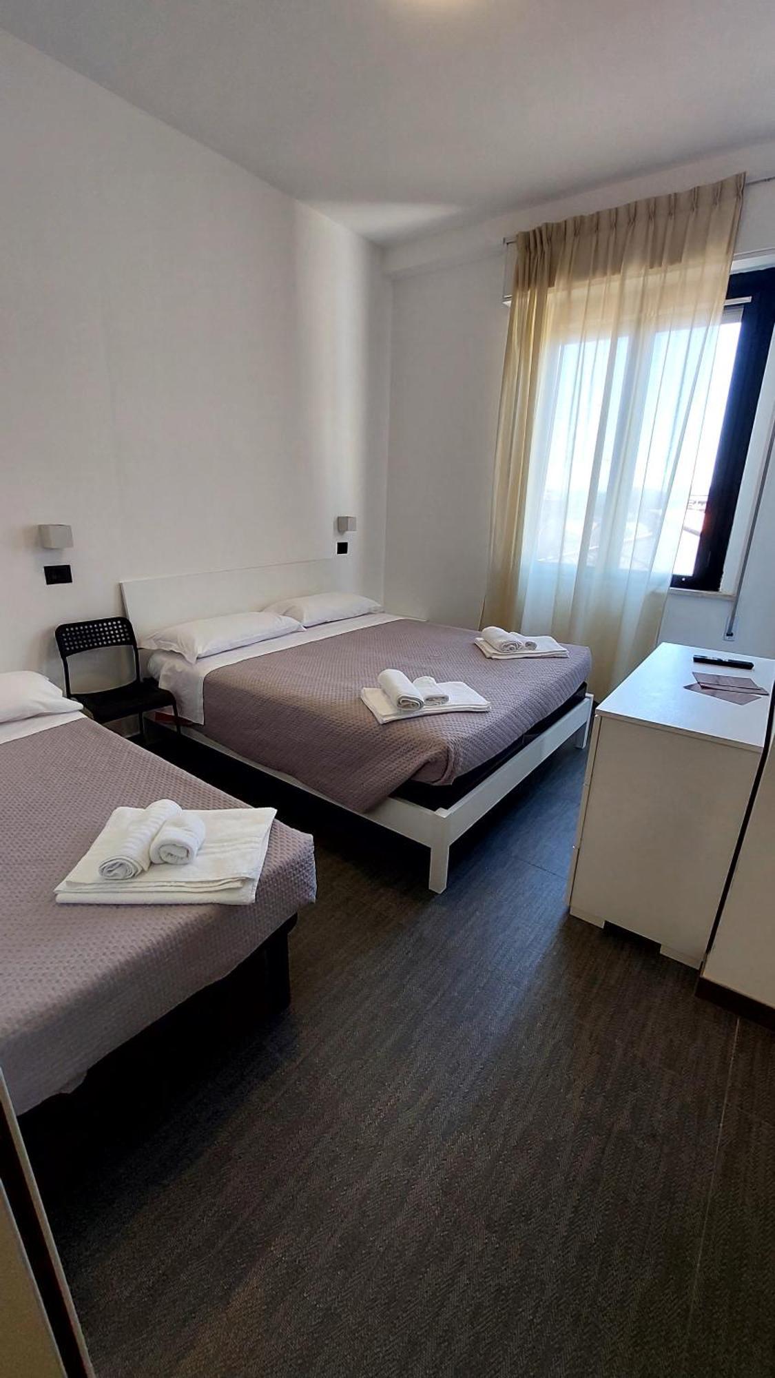 Vinsea Hotel Беллария-Иджеа-Марина Экстерьер фото